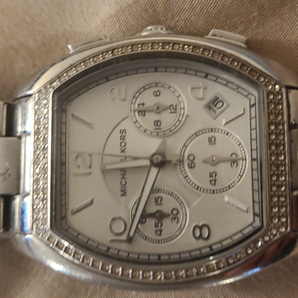 Silver Watch - Picture 2 of 4